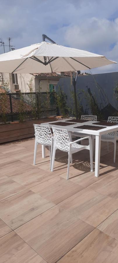 Studio Avec Terrasse Arles Exterior foto